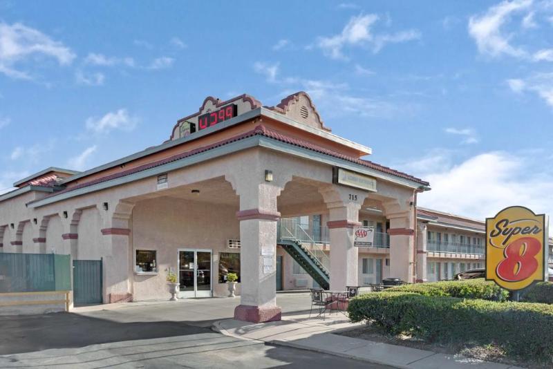 Super 8 By Wyndham Downtown Conv Center Tucson