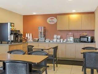 Super 8 By Wyndham Downtown Conv Center 3*